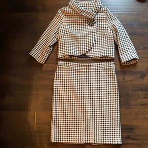 BANANA REPUBLIC SUIT black n white